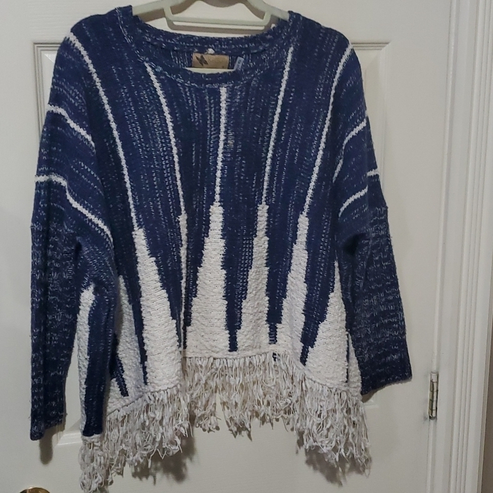 Ladies sweater size medium/large katsumi